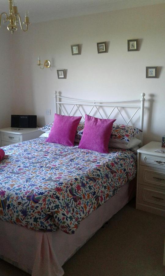 Woodpeckers Cottage B&B Pett ภายนอก รูปภาพ