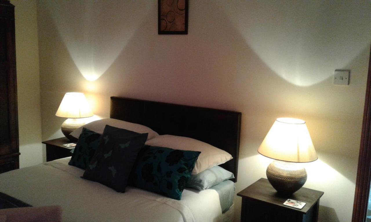Woodpeckers Cottage B&B Pett ภายนอก รูปภาพ