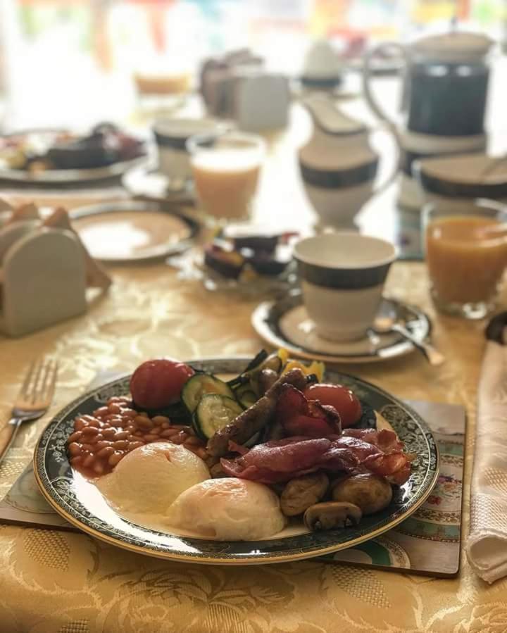 Woodpeckers Cottage B&B Pett ภายนอก รูปภาพ