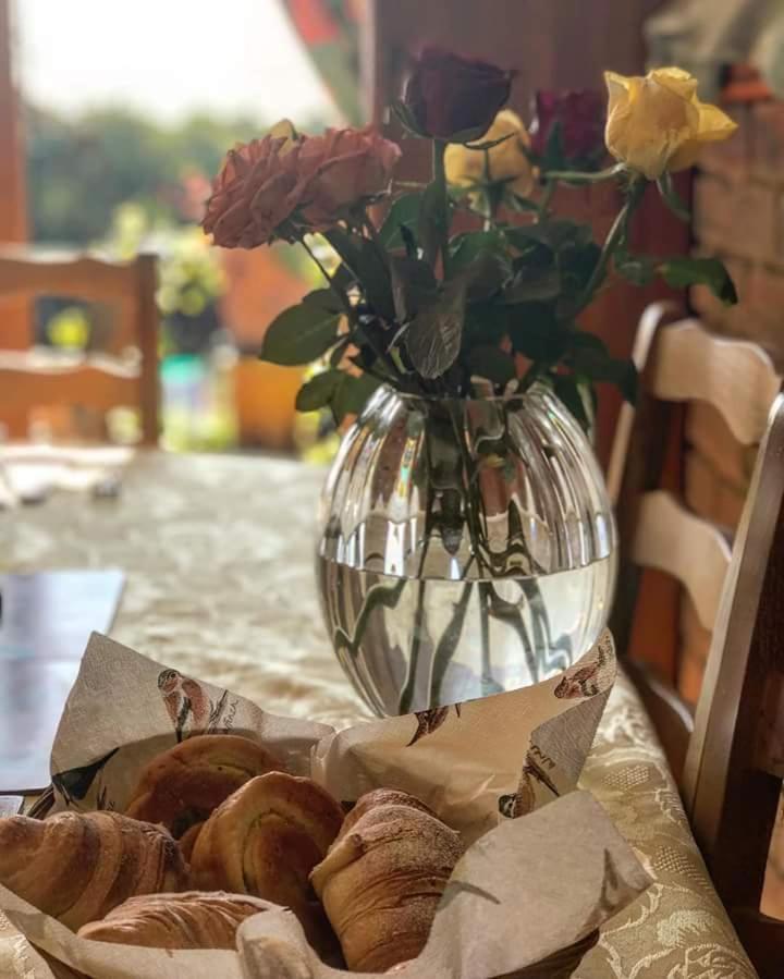 Woodpeckers Cottage B&B Pett ภายนอก รูปภาพ