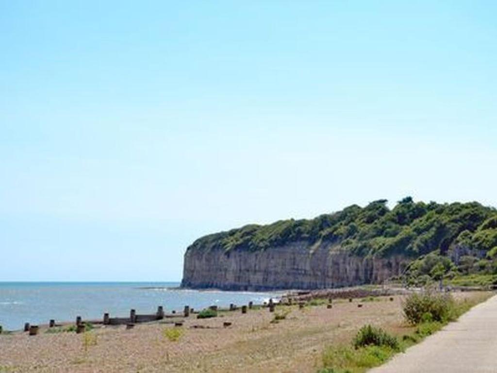 Woodpeckers Cottage B&B Pett ภายนอก รูปภาพ